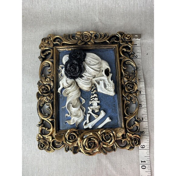 Halloween 3D Female Skeleton Victorian in Floral Gothic Frame Decor Skull Spooky - Picture 8 of 9